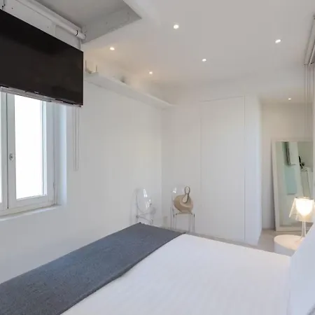 Superb With The Rooftop Jacuzzi *