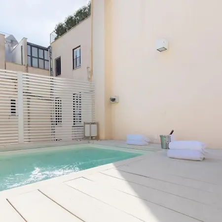 Апартаменты Superb With The Rooftop Jacuzzi