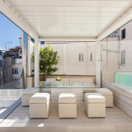 Апартаменты Superb With The Rooftop Jacuzzi Рим